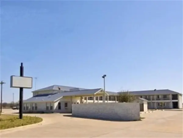 Summit Inn Hempstead 5