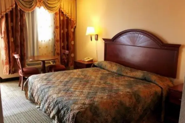 Summit Inn Hempstead 8